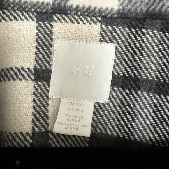 H&M - Picture 2 of 2